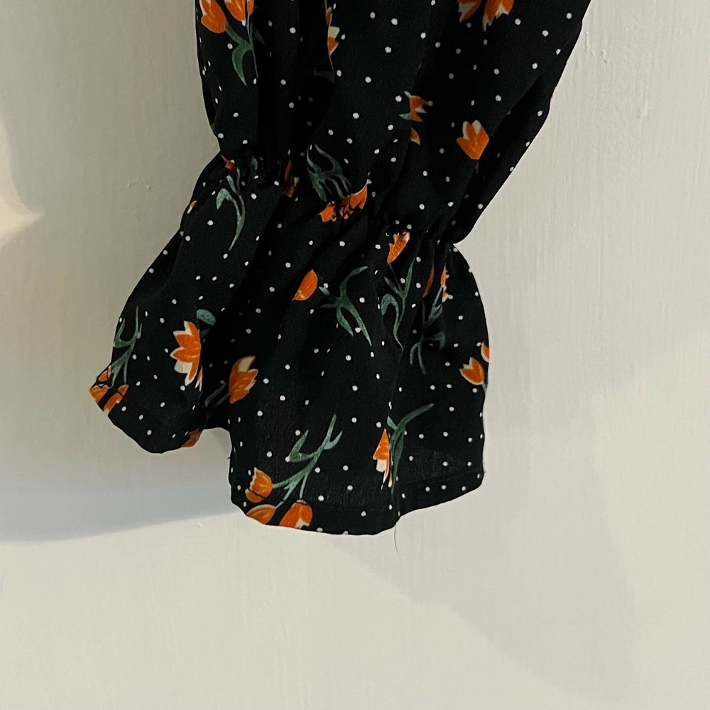 Nasty Gal Black floral crop top ruffled cuffs, 10 - Picture 3 of 4